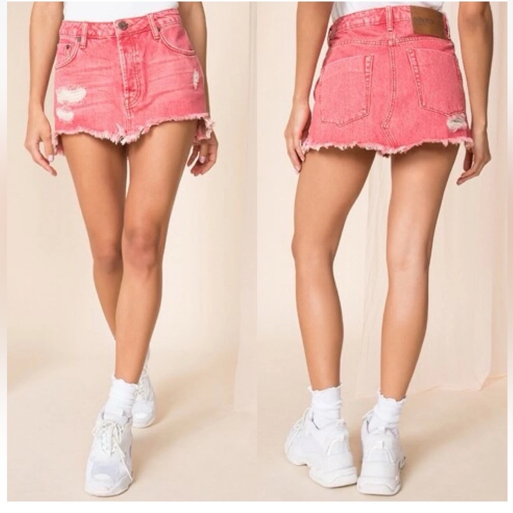 One Teaspoon Junkyard Relaxed Mini Denim Skirt Distressed in Organic Red Size 26